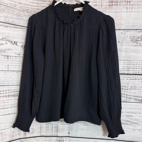 XiRENA Tops - Xirena top womens Sz XSmall Black gauze Ruffle Round Neck long sleeve Blouse